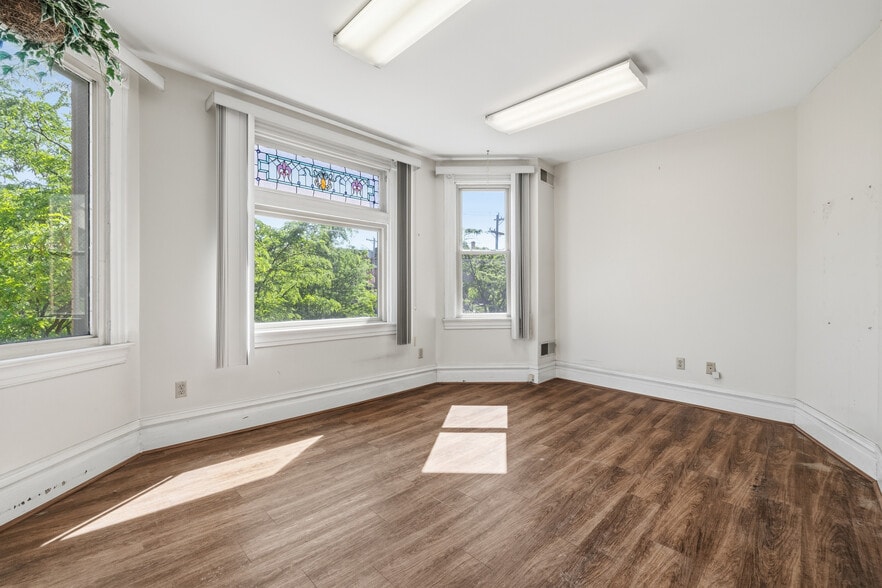 More Photos Of 101 W 9th Ave, Homestead Office For Sale
