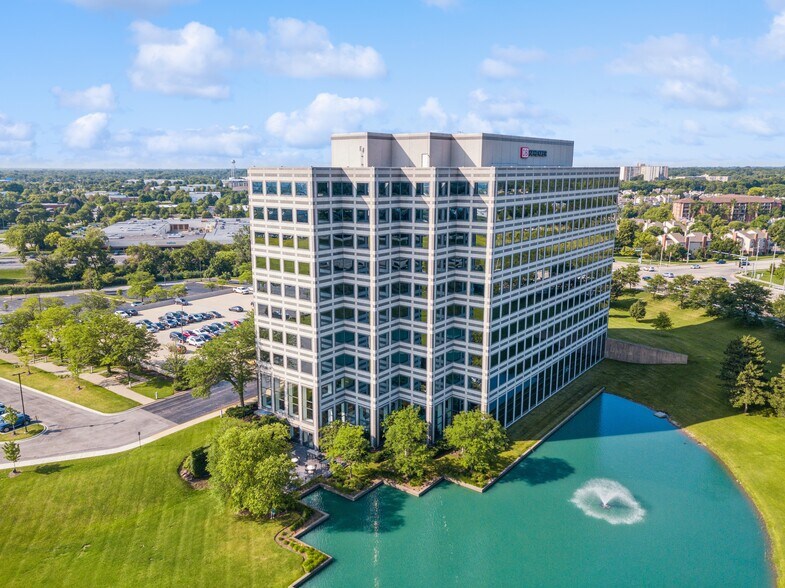 More Photos Of 1901 N Roselle Rd, Schaumburg Office For Sale