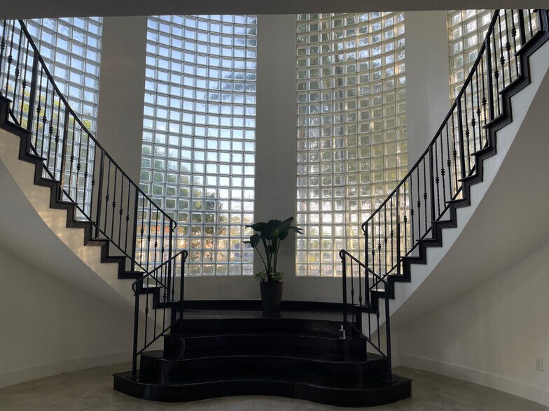 More Photos Of 5999 Biscayne Blvd, Miami Office For Lease