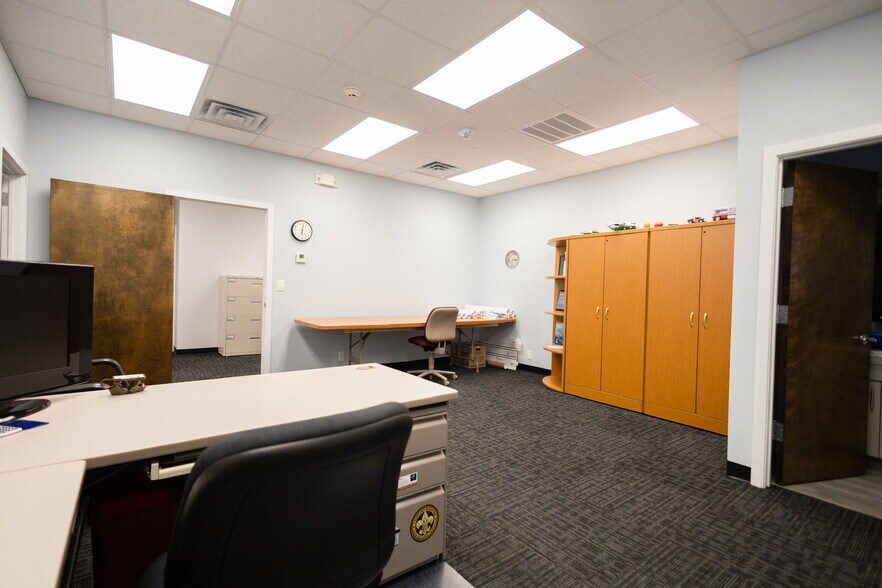 More Photos Of 190 Tenby Chase Dr, Delran Office For Lease