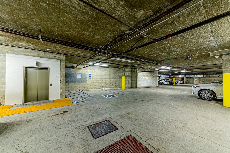More Photos Of 3600 W Olympic Blvd, Los Angeles Storefront Retail Office For Lease