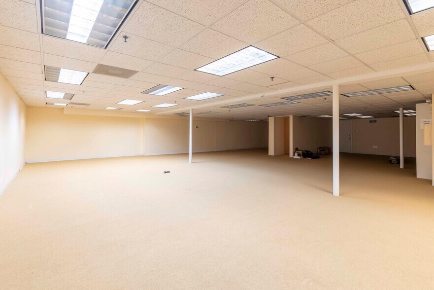 More Photos Of 408 Executive Dr, Langhorne Office For Sale