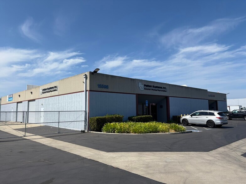 More Photos Of 15592-15606 Producer Ln, Huntington Beach Warehouse For Lease