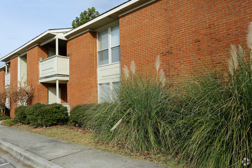 Primary Photo Of 2321 7th St NW, Center Point Apartments For Sale