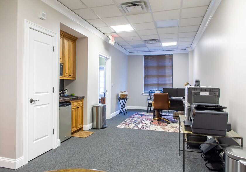 More Photos Of 3020 Highlands Pky, Smyrna Office For Lease