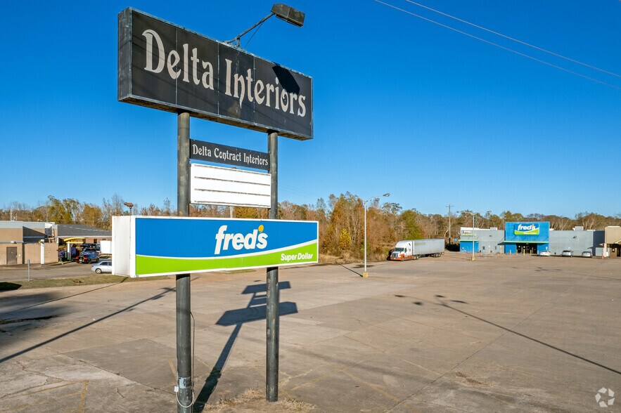 More Photos Of 902 W Main St, Homer Freestanding For Sale