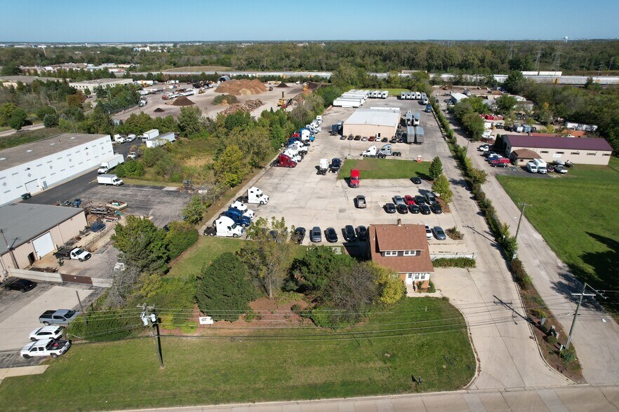 Primary Photo Of 1201 W Washington St, West Chicago Truck Terminal For Sale