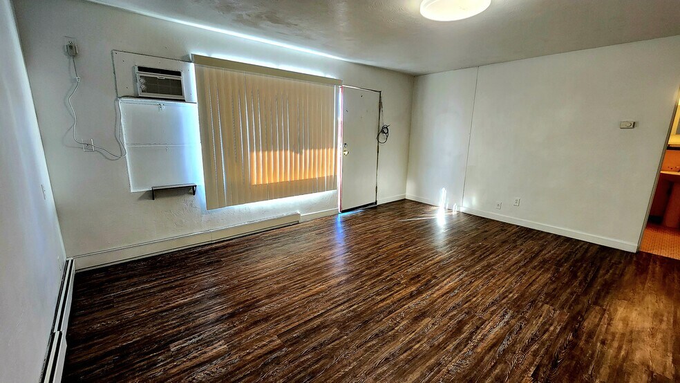 More Photos Of 1006 W 3rd Ave, Moses Lake Apartments For Sale