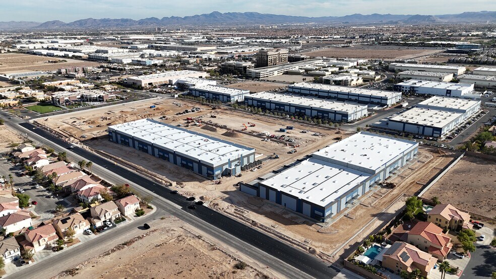 More Photos Of Rainbow Blvd @ Post, Las Vegas Unknown For Lease