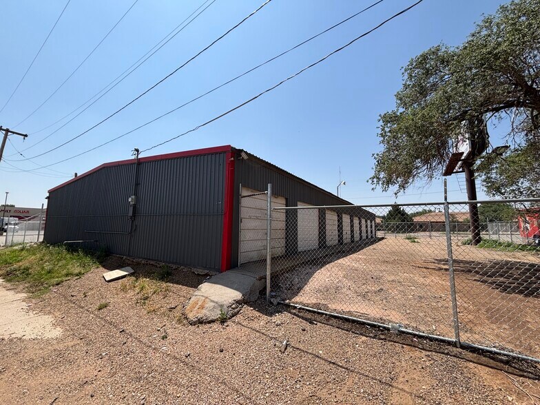 More Photos Of 402 50th St, Lubbock Self Storage For Sale