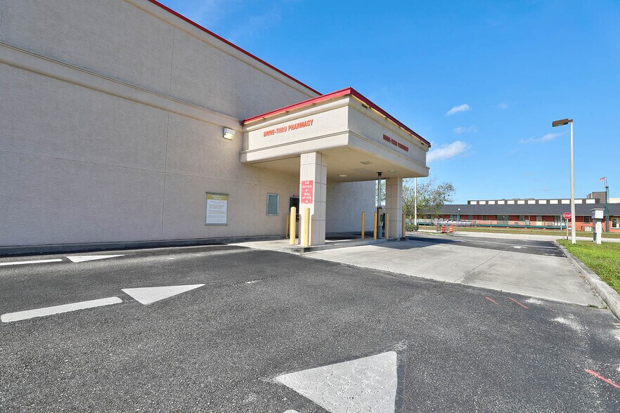 More Photos Of 24 S Brevard Ave, Arcadia Drugstore For Sale