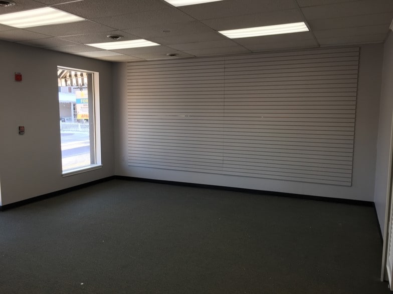 More Photos Of 28 Liberty St, Westminster Apartments For Lease