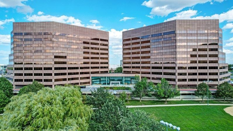 More Photos Of 1 Mid America Plz, Oakbrook Terrace Office For Lease