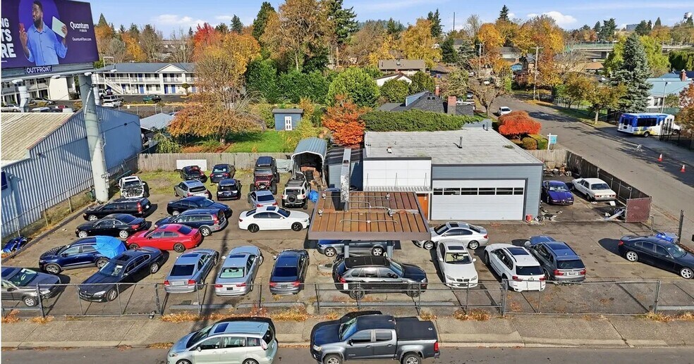 More Photos Of 9321 SE Stark St, Portland Auto Repair For Sale