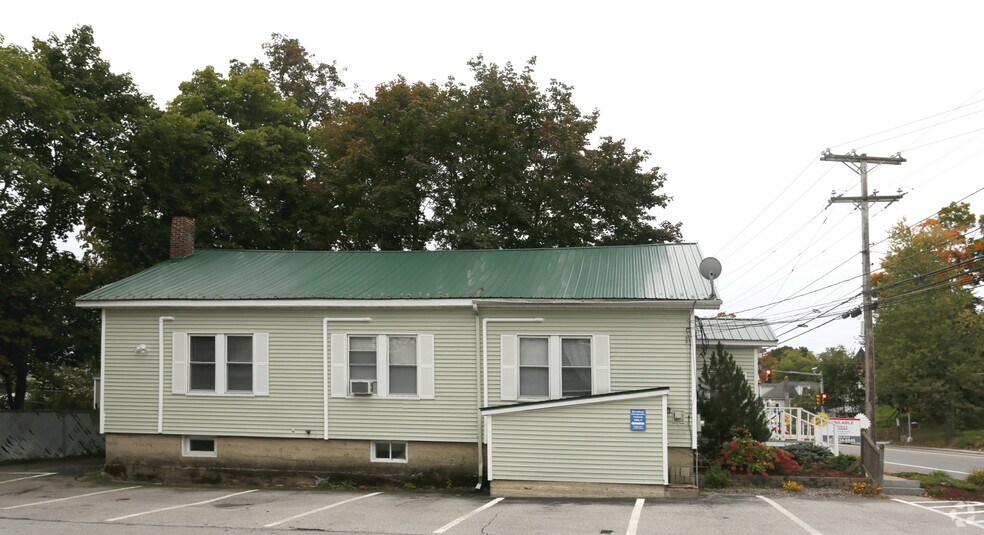 More Photos Of 72 W Broadway, Derry Medical For Sale