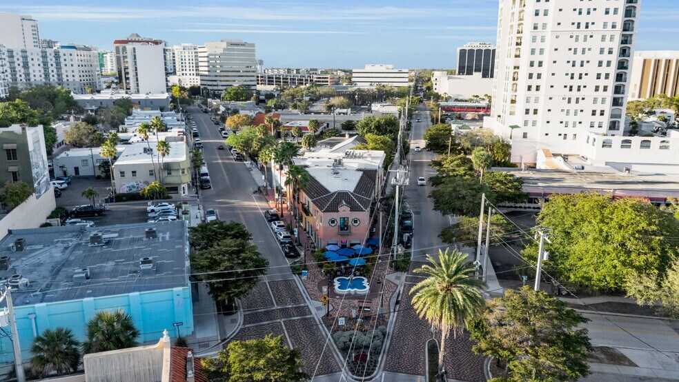 More Photos Of 530-536 S Pineapple Ave, Sarasota Storefront Retail Residential For Sale