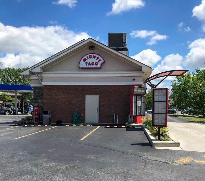 More Photos Of 727 Maple Rd, Buffalo Convenience Store For Lease