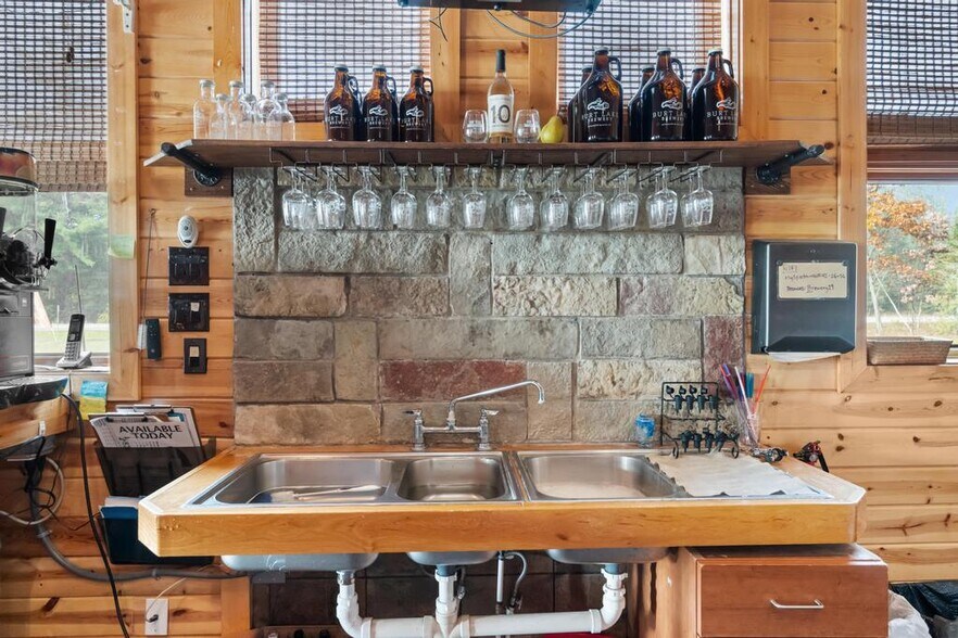 More Photos Of 9090 M-68, Alanson Storefront For Sale