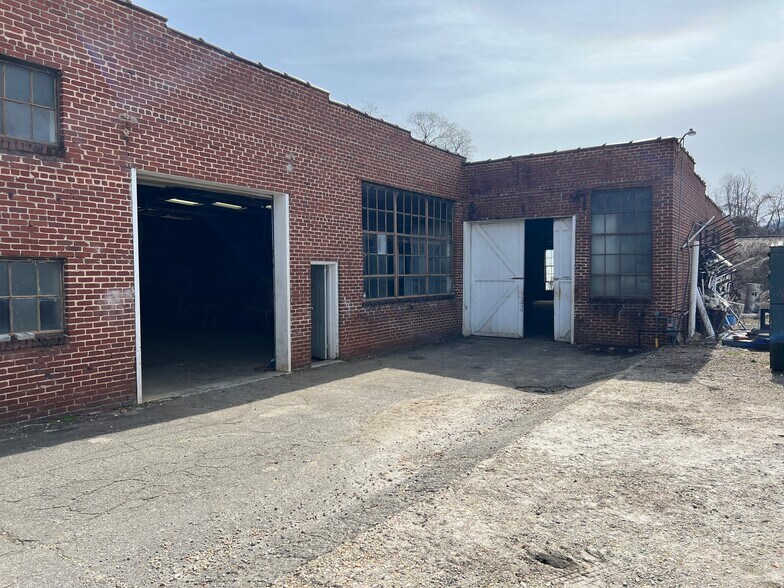 More Photos Of 244 E Court St, Marion Flex For Sale