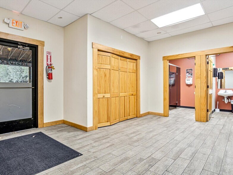 More Photos Of 116 N Main St, Marissa Freestanding For Sale