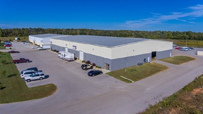 More Photos Of 2630 N Westgate Ave, Springfield Warehouse For Lease