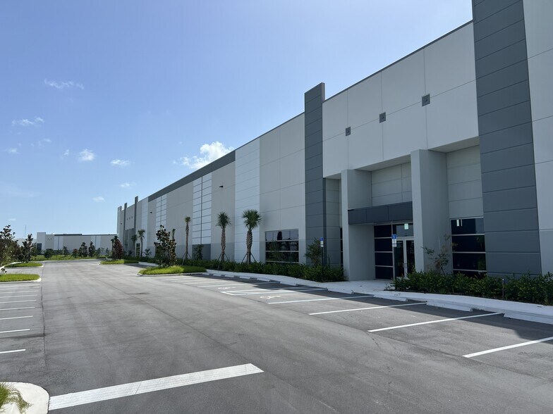 More Photos Of 6939 LTC Pky, Port Saint Lucie Unknown For Lease