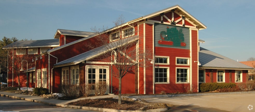 More Photos Of 221 Loudon Rd, Concord Restaurant For Lease