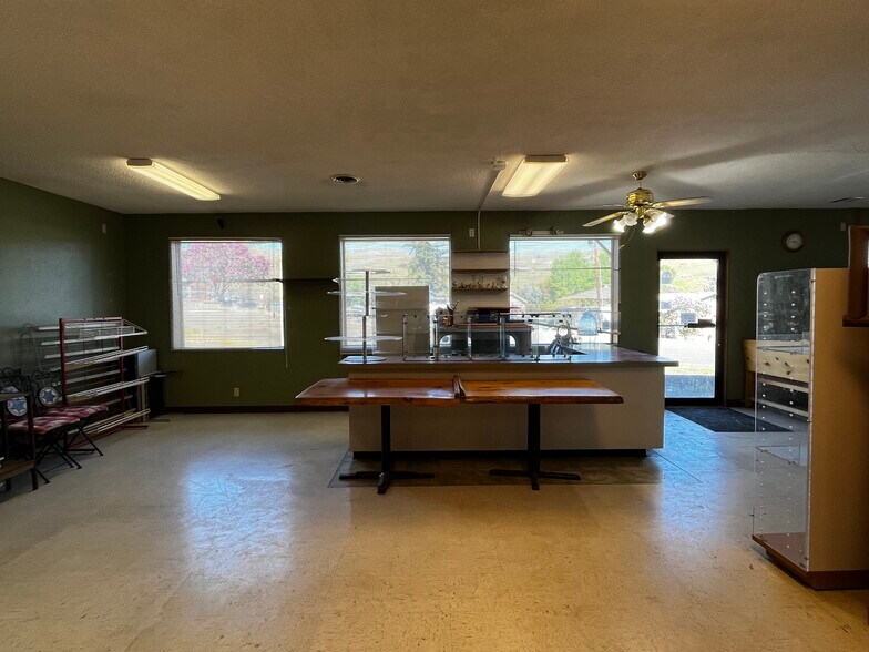 More Photos Of 99 3rd St, Maupin Restaurant For Sale