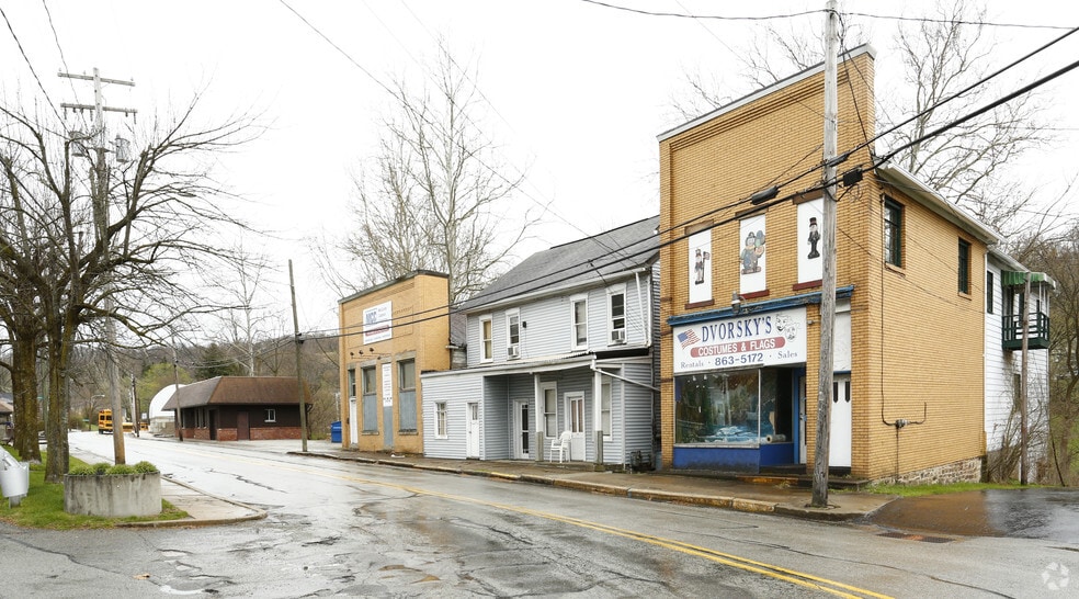 More Photos Of 47 Main St, Manor Storefront Retail Office For Lease