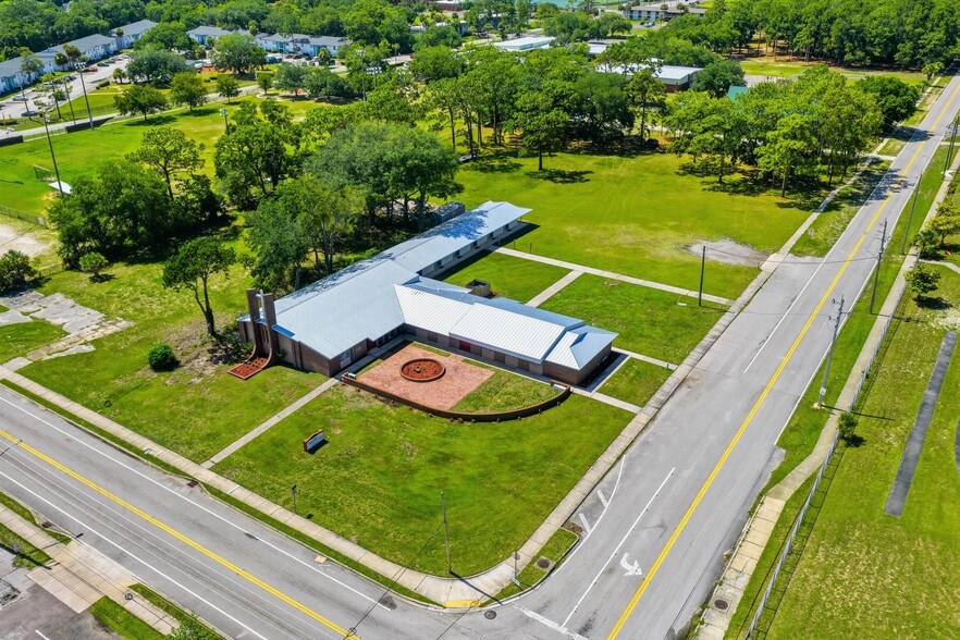 More Photos Of 8075 Lone Star Rd, Jacksonville Religious Facility For Sale