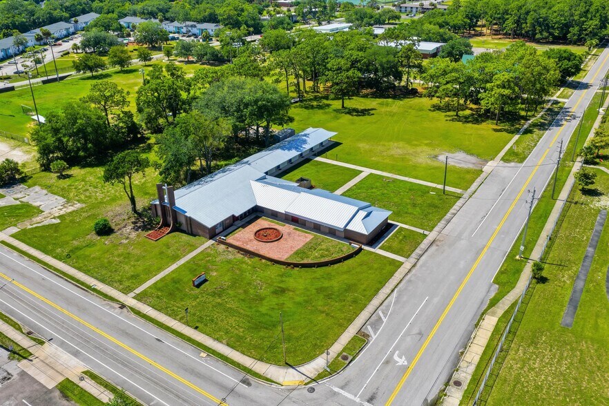 More Photos Of 8075 Lone Star Rd, Jacksonville Religious Facility For Sale