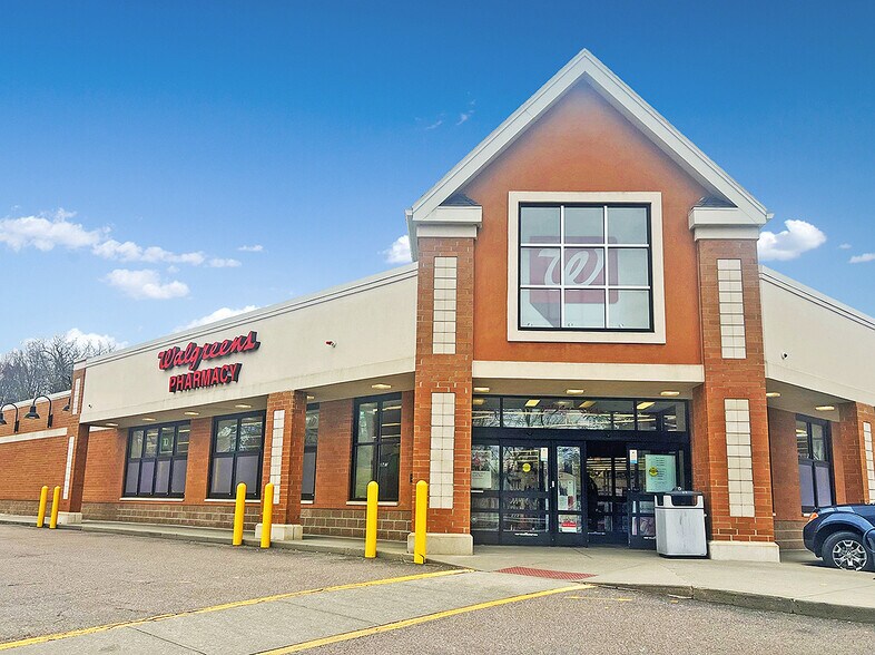 More Photos Of 1 Hamilton St, Framingham Freestanding For Lease