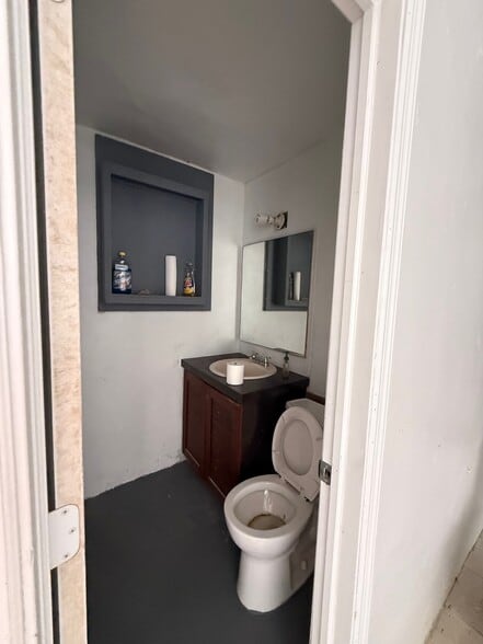 More Photos Of 14020 NW 19th Ave, Miami Warehouse For Sale