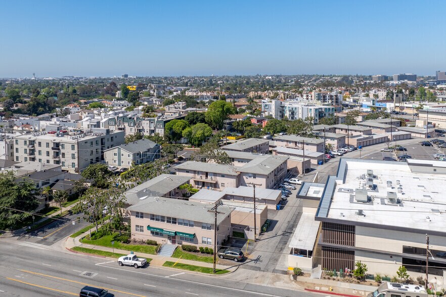 More Photos Of 5203 Knowlton St, Los Angeles Apartments For Sale