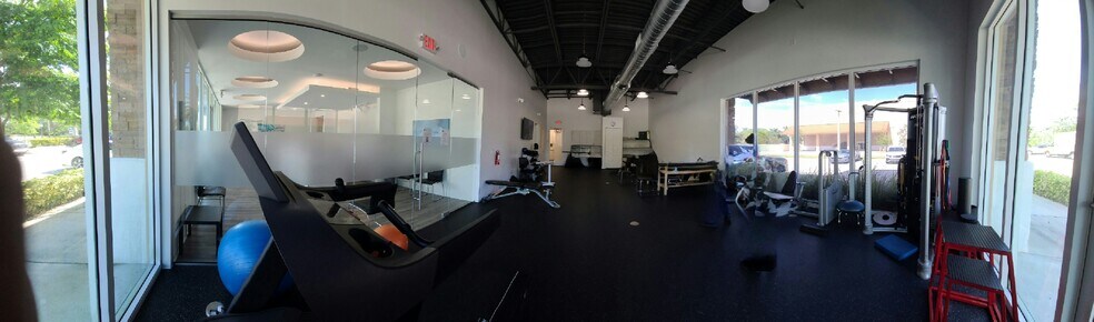 More Photos Of 11050 Griffin Rd, Cooper City Freestanding For Lease