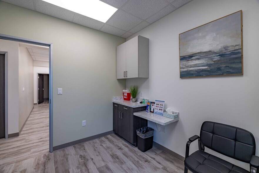 More Photos Of 27511 W IH-10, Boerne Medical For Lease