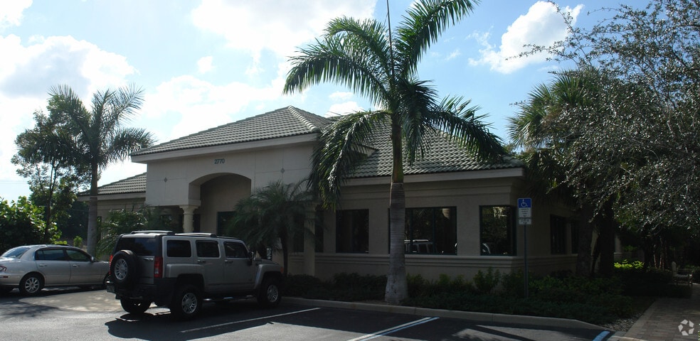 More Photos Of 2770 Horseshoe Dr S, Naples Office For Lease