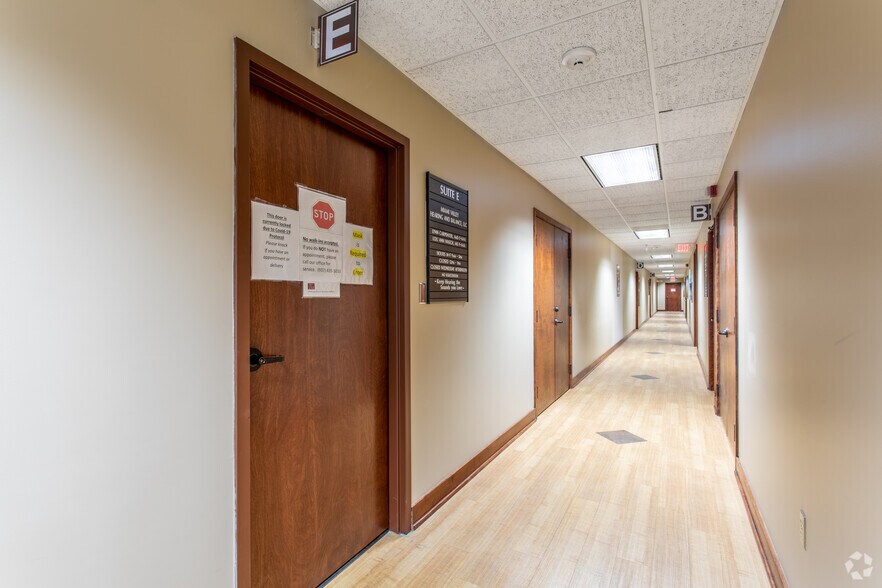 More Photos Of 7901-7909 Schatz Pointe Dr, Washington Township Medical For Lease