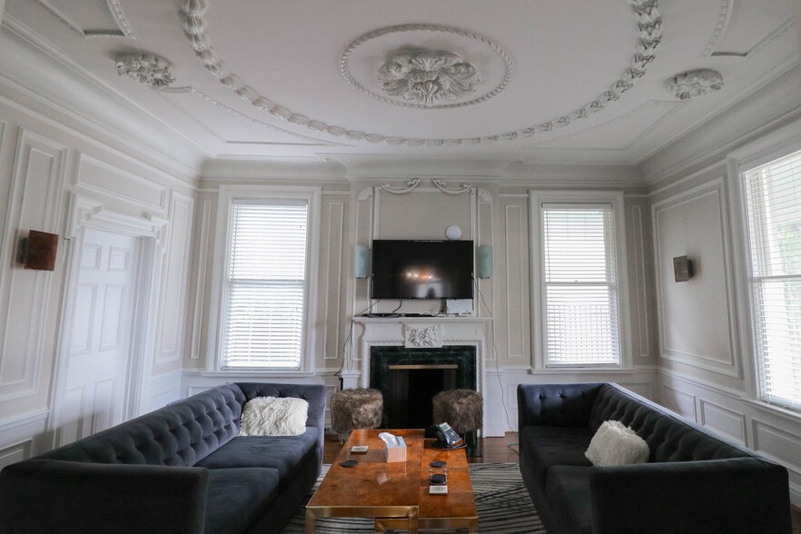 More Photos Of 1806 Rio Grande St, Austin Medical For Lease