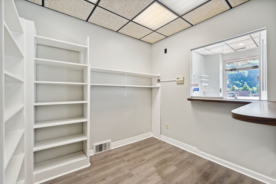 More Photos Of 314-316 W Main St, Monongahela Storefront Retail Office For Sale