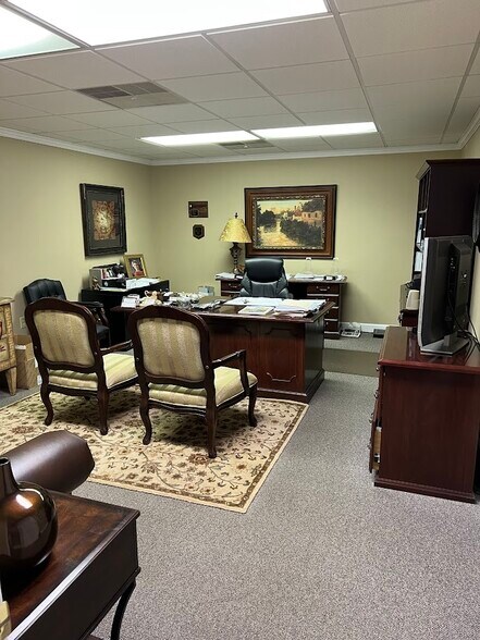 More Photos Of 523 Main St, Danville Loft Creative Space For Sale