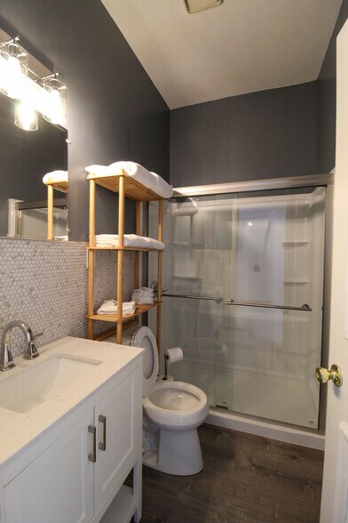 More Photos Of 440 Hopkins St, Cincinnati Apartments For Sale