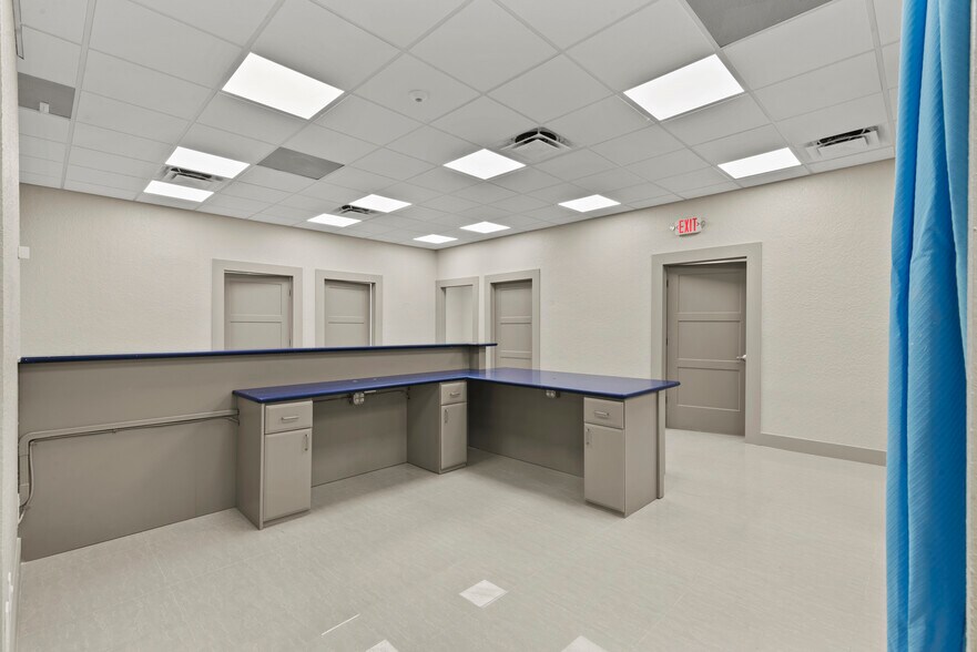 More Photos Of 431 N Kirkman Rd, Orlando Medical For Lease