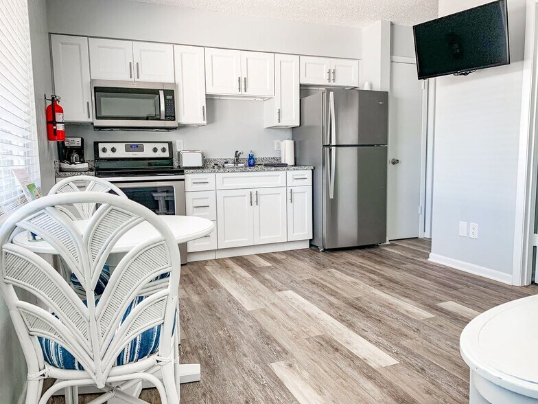 More Photos Of 1708 S Atlantic Ave, New Smyrna Beach Hotel For Sale