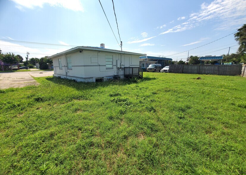 More Photos Of 1522 Ridgewood Ave, Daytona Beach Freestanding For Sale