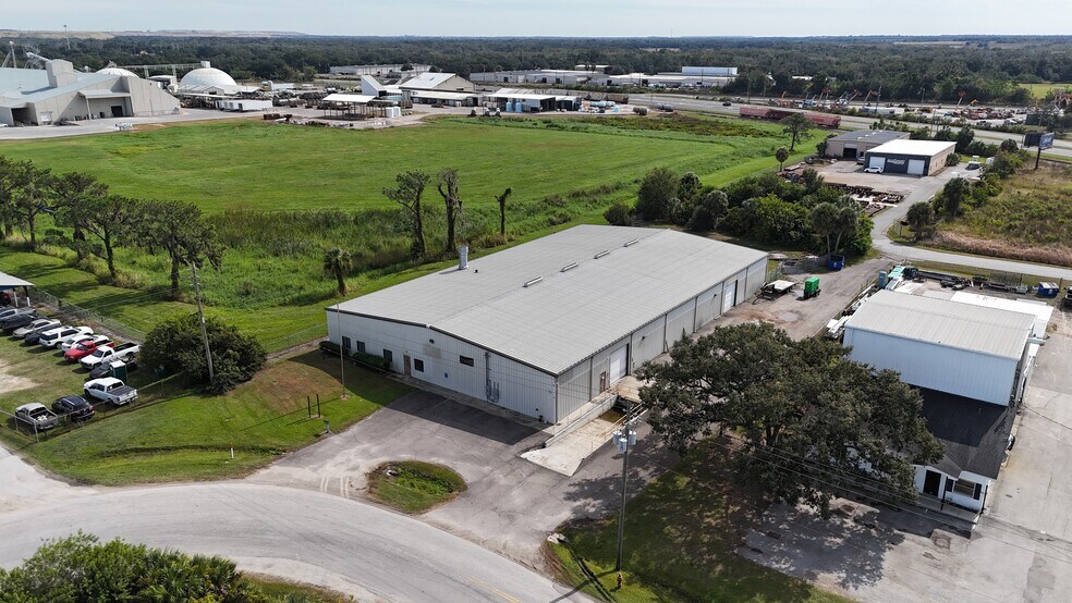Primary Photo Of 399 Prairie Industrial Pky, Mulberry Warehouse For Lease