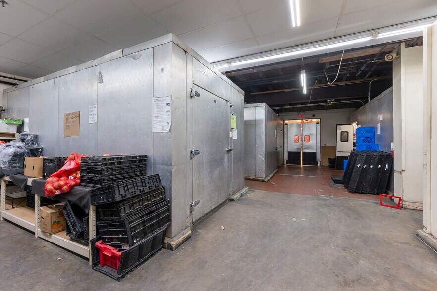 More Photos Of 121 S Sprigg St, Cape Girardeau Supermarket For Sale