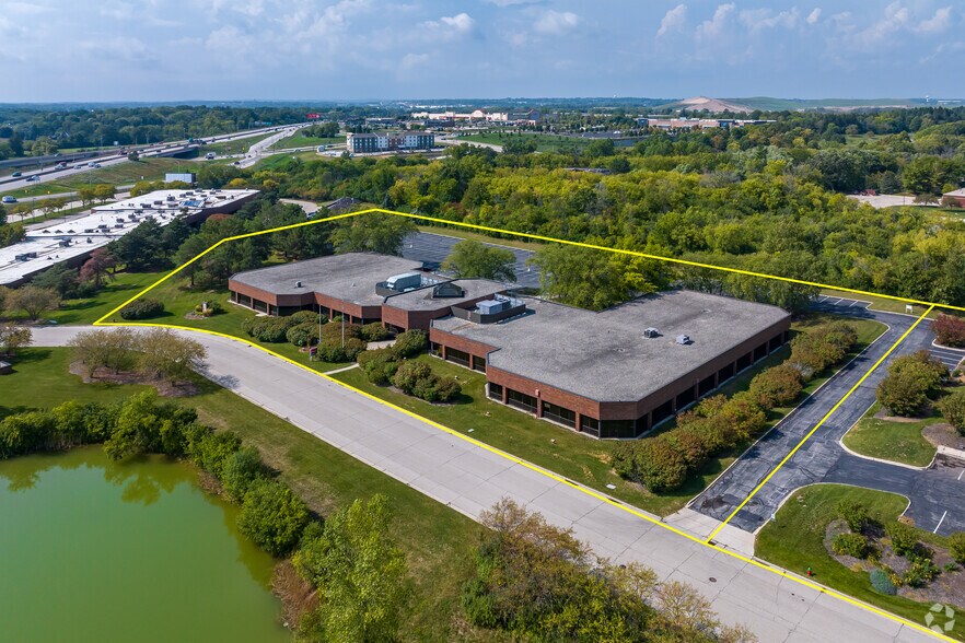 More Photos Of 11950 W Lake Park Dr, Milwaukee Office For Sale
