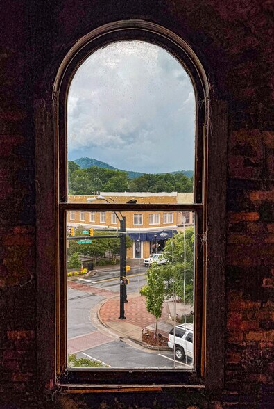 More Photos Of 812 West Ave, Lenoir Storefront Retail Office For Sale