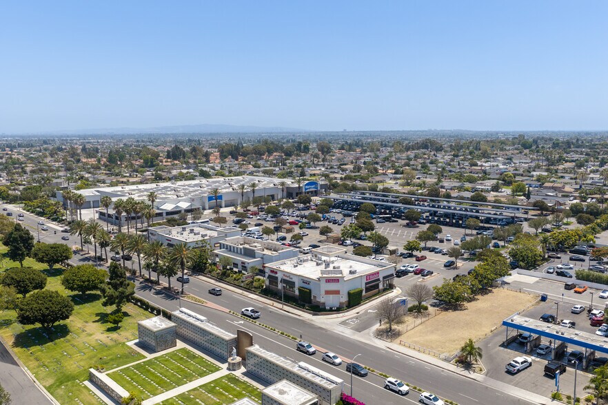 More Photos Of 8112 Talbert Ave, Huntington Beach Freestanding For Sale
